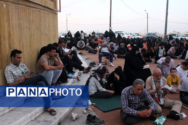 زمزمه عاشقانه دعای عرفه در یادمان 14 شهید گمنام کوه خضر نبی(ع)