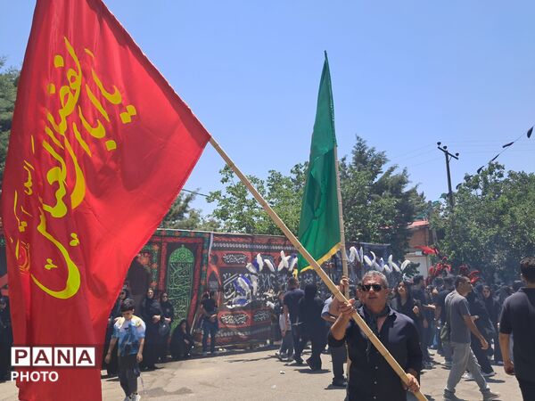 مراسم عزاداری ظهر عاشورا در روستای ولیان ساوجبلاغ