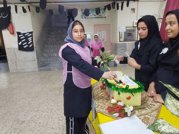 جلوه‌هایی از انتخابات شورای دانش‌آموزی در مدرسه حضرت آسیه(س) قم