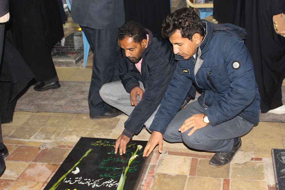 غبار روبی گلزار شهدا 