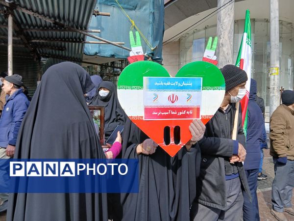حضور پرشور مردم مشهدی در راهپیمایی ۲۲ بهمن 