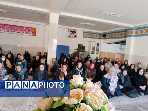 برگزاری جلسه آموزش خانواده در دبیرستان دخترانه نور اردبیل