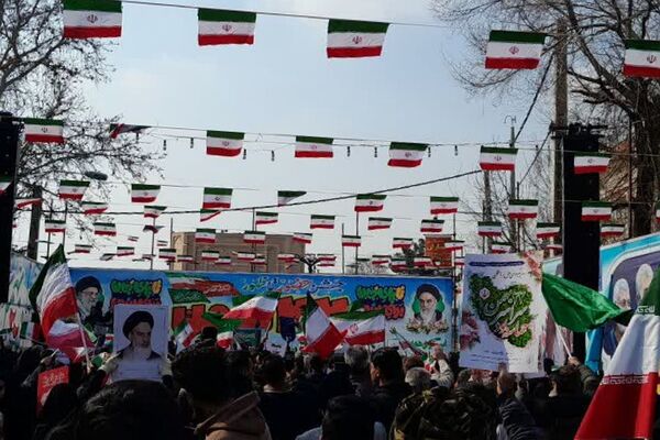نمایش اقتدار و غیرت مردم ورامین در راهپیمایی ۲۲ بهمن