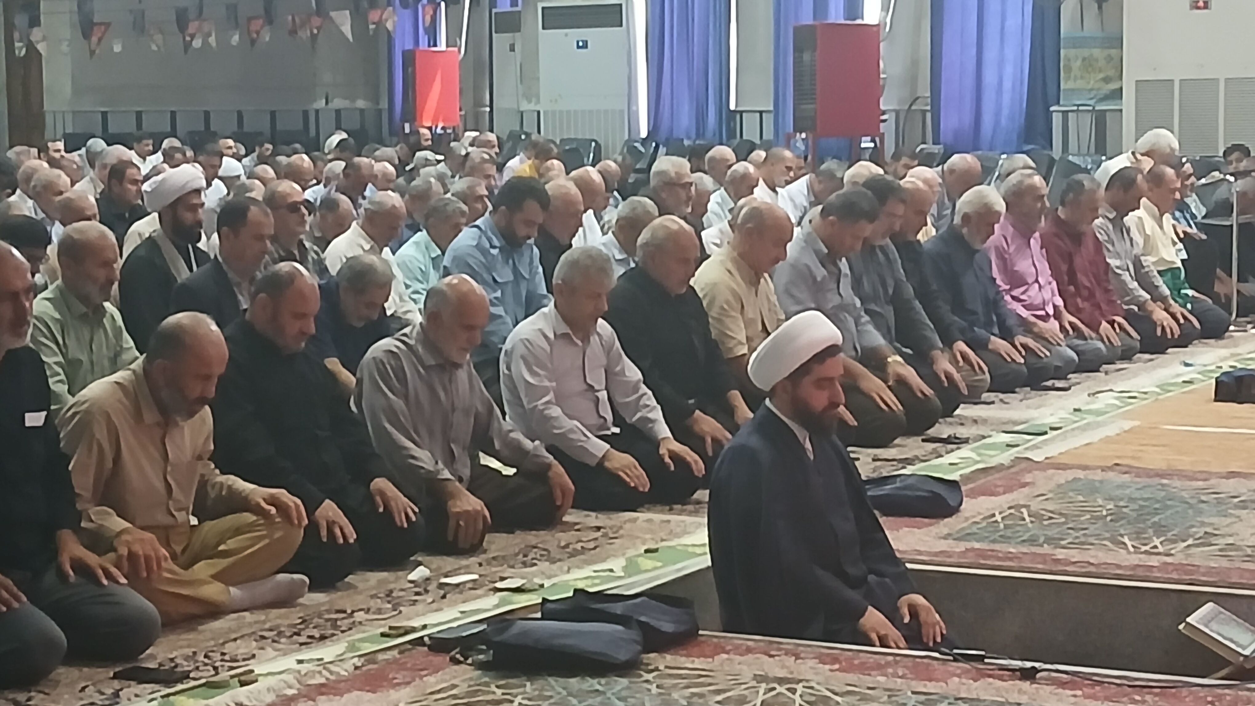 اقامه نماز جمعه همزمان با روز خبرنگار