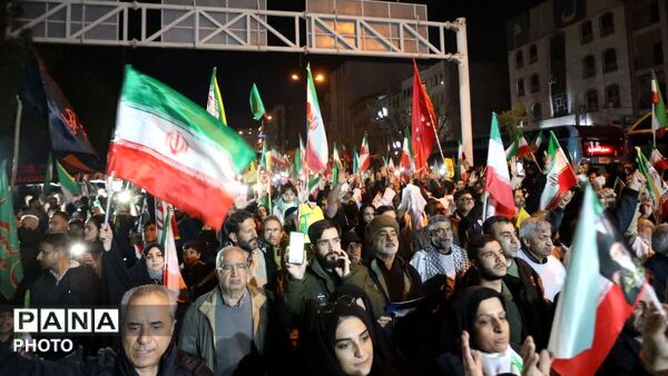 حضوری از جنس نور در خیابان‌های کرج
