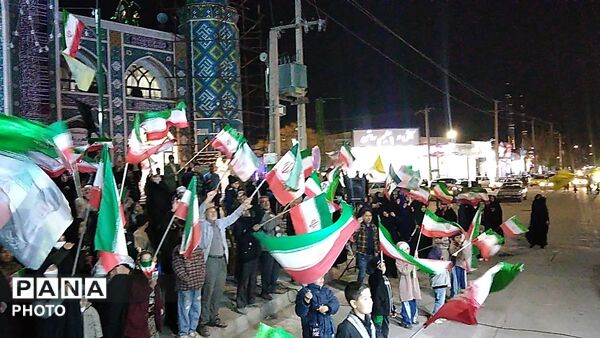 خون می‌دهیم ولی خاک هرگز
