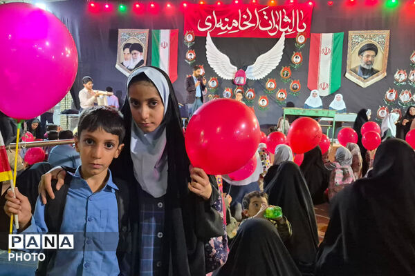 طنین یاد شهدای دانش‌آموز در ۱۶۸ شب میبد