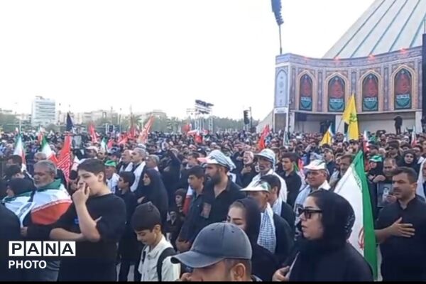 بدرقه‌ای به وسعت یک ملت؛ اشک، شکوه و تجدید عهد در آیین وداع با رهبر شهید انقلاب اسلامی