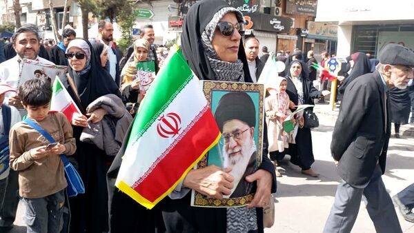 یک روز متفاوت با حضور مردمی از جنس غیرت و استقامت