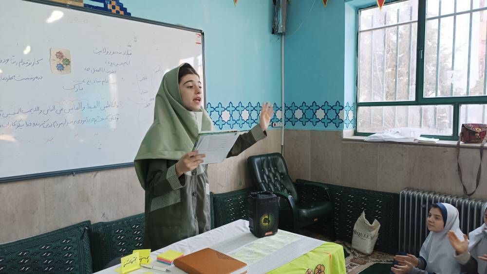 اعیادشعبانیه با حضور پر رنگ دانش‌آموزان مدرسه شهید معظم