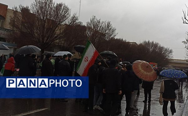 باران هم حریف عشق به وطن نشد