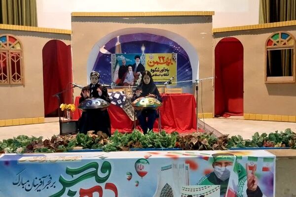 مراسم جشن نیمه شعبان توسط هنرجویان هنرستان فاطمه الزهرا (س)