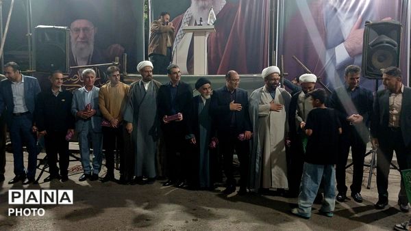 تجدید بیعت با رهبر و آرمان‌های انقلاب در خرم آباد