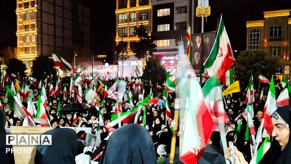  اجتماع پر شور مردم به همراه زنجیر زنی در بلوار فضل