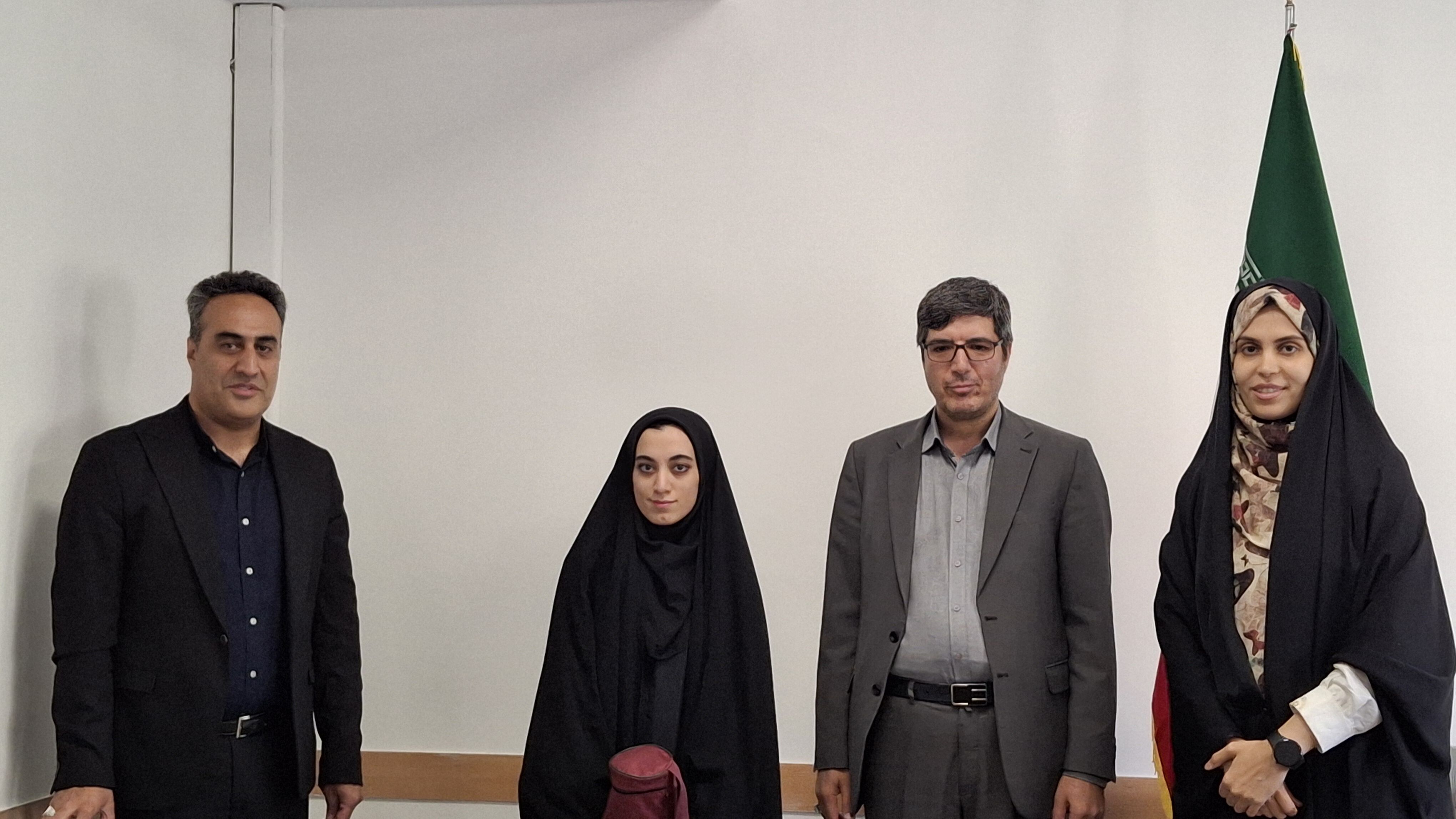 تجلیل از خبرنگاران پانا و اعضای سازمان دانش آموزی