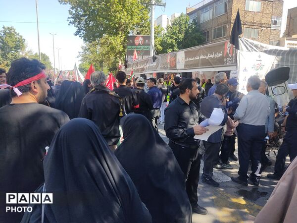 حضور پرشور ملت عظیم الشأن ایران در مراسم وداع با پیکر رهبر شهید