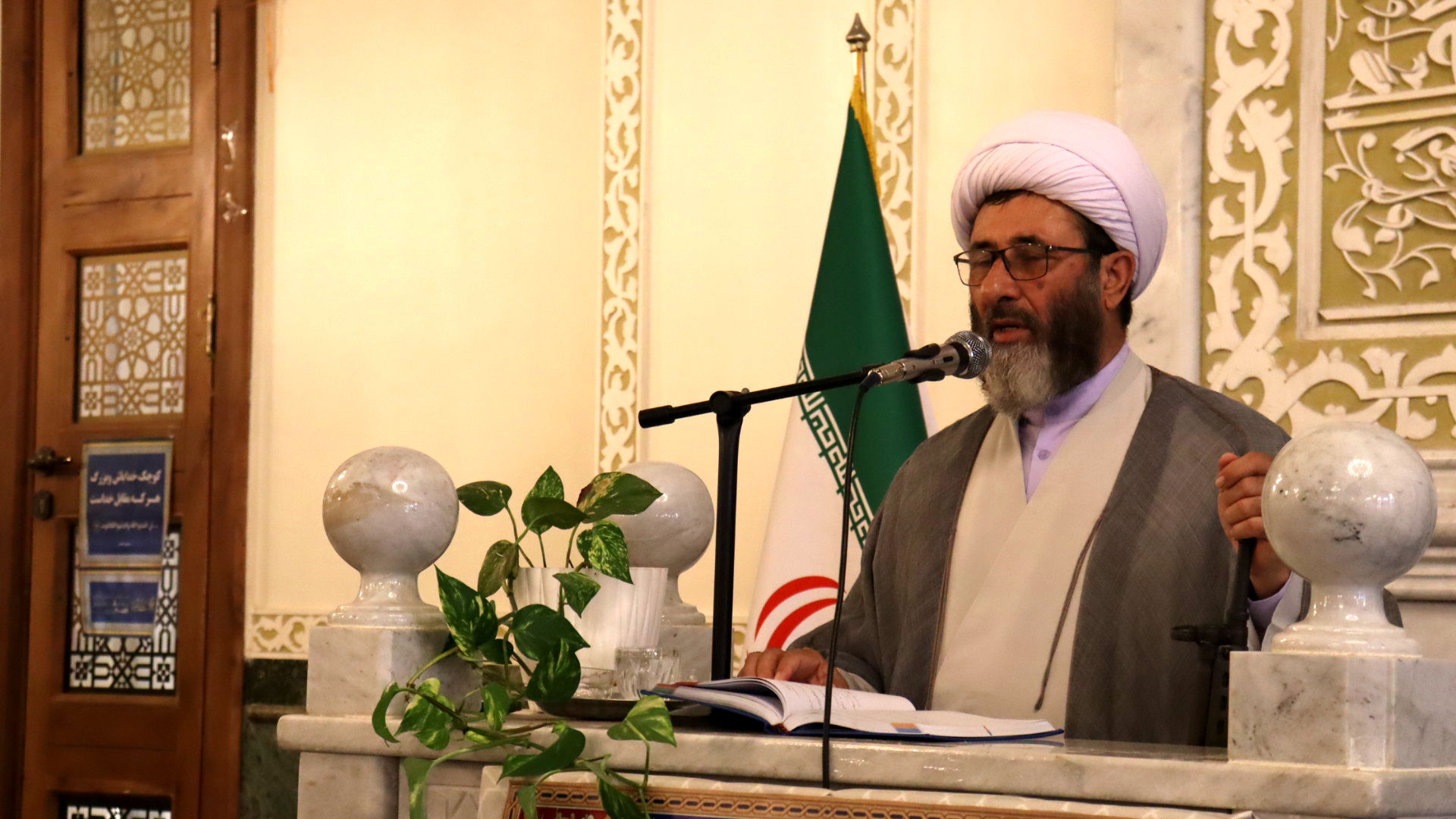 نماز جمعه سیاسی دشمن شکن بندپی شرقی با حضور نوجوانان و جوانان بسیجی