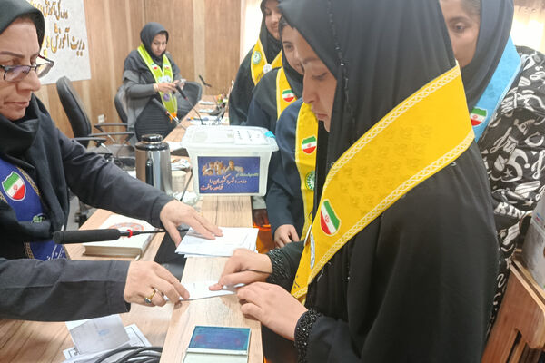 انتخابات مجلس دانش‌آموزی دختران در ناحیه ۴ شیراز
