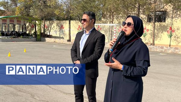 مراسم بزرگداشت هفته تربیت بدنی و ورزش در دبیرستان شاهد هاجر