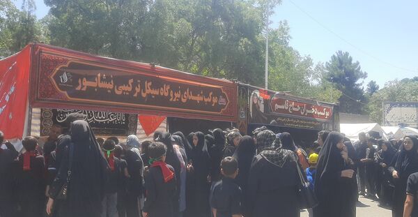 جاماندگان اربعین حسینی در  راهپیمایی حرم تا حرم نیشابور 