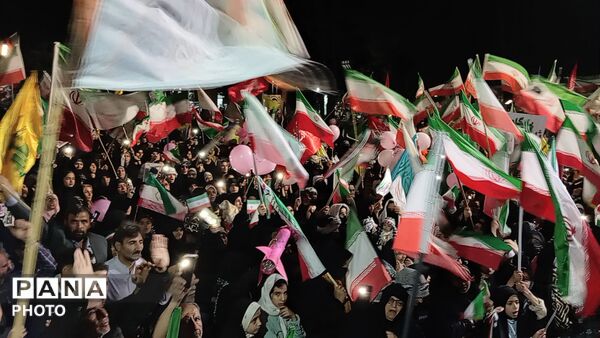 همایش باشکوه دختران جان فدای ایران در خلیل آباد