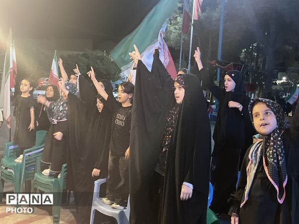 حضور مردم ابرکوه در سوگ فراق امام شهید امام خامنه‌ای 