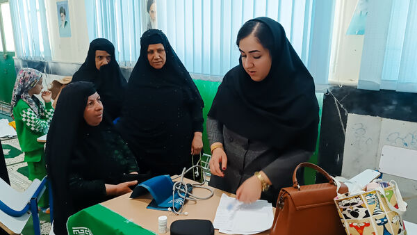 برپایی میز خدمت فرماندار و مدیران شهرستان مارگون 