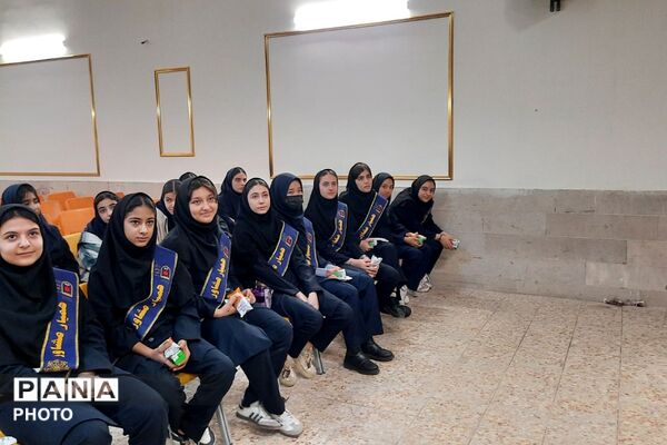 همایش همیاران مشاور دختران متوسطه اول و دوم در کانون شهید آوینی 