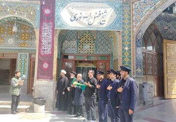 گلباران مزار آیت الله شهید شیخ فضل الله نوری 