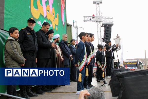 حضور گسترده اقشار مختلف مردم پردیس در راهپیمایی ۲۲ بهمن