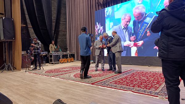 آیین نکوداشت خیر مدرسه ساز عبدالرضا وکیلی با حضور وزیر آموزش و پرورش در نیشابور 