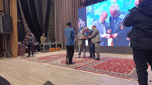 آیین نکوداشت خیر مدرسه ساز عبدالرضا وکیلی با حضور وزیر آموزش و پرورش در نیشابور 