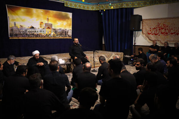 مراسم عزاداری ظهر شهادت امام رضا(ع) در مدرسه رویش کاشان