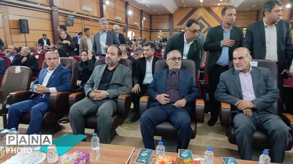 جشن روز معلم با حضور معاون پرورشی و فرهنگی وزیر آموزش و پرورش در یاسوج 