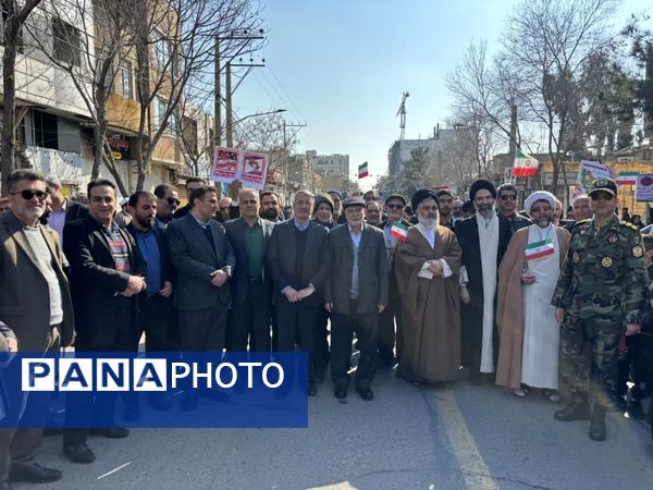 حضور مردم دارالمؤمنین کاشان در یوم الله ۲۲ بهمن