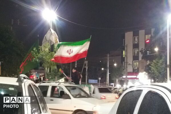راهپیمایی مردم اندیشه فاز یک در مقابل مسجد امام جعفر صادق 
