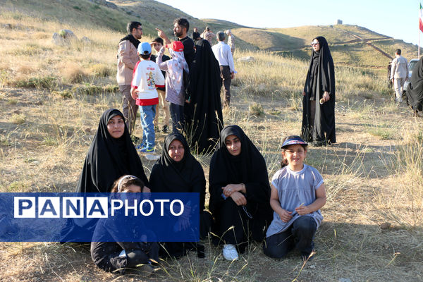 حضور زائران فرهنگی قم در یادمان «بلفَت و دوپازا»
