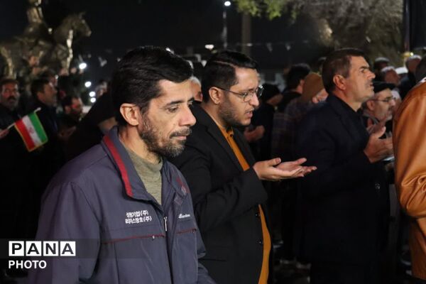 تجمع مردم انقلابی بندرترکمن در میدان مختومقلی