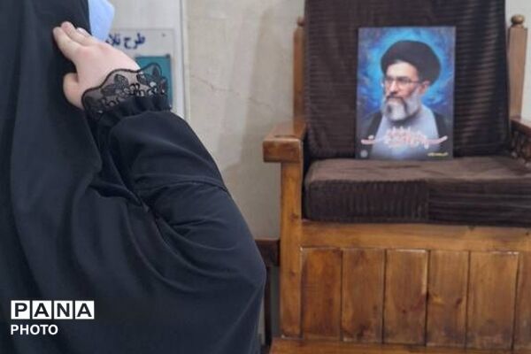 غبارروبی مساجد به مناسبت آغاز ماه مبارک رمضان توسط دانش‌آموزان ناحیه دو شهرری 
