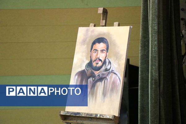 رونمایی از کتاب «وقتی که می‌رسند پسرها، یکی، یکی» در همایش «پدر مقاومت» به مناسبت هفته عفاف و حجاب