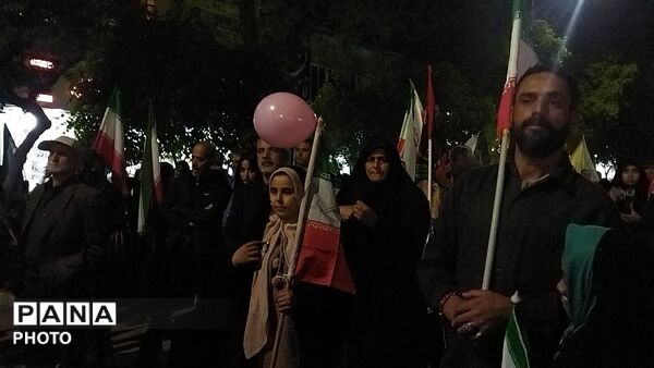 دختران نیشابوری در صف اول تجمعات-۳