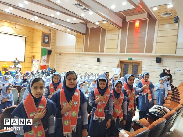 جشن الفبا مدرسه نوید ۲ در فرهنگسرای خادم الشریعه 
