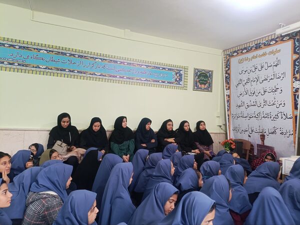 جشن نیمه‌شعبان در دبیرستان دکتر جواد حداد۲ ناحیه پنج مشهد