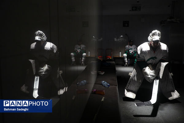 دیدار تیم ملی هاکی روی یخ ایران و تیم جوانان