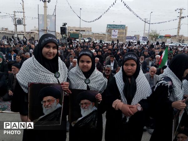 جلوه‌هایی از برگزاری نماز عید سعید فطر در شهر جعفریه قم