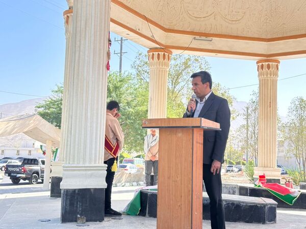 غبارروبی قبور مطهر شهدا در بستک