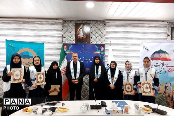 تقدیر از مراقبین و سفیران سلامت در اداره آموزش و پرورش کهریزک