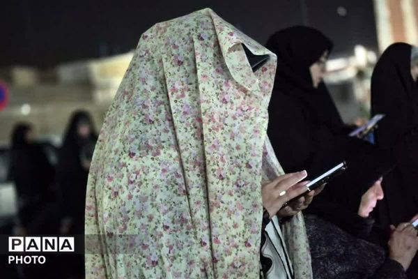 شکوه اقتدار؛ اقامه نماز استغاثه در راهپیمایی شبانه فاز۲ اندیشه 