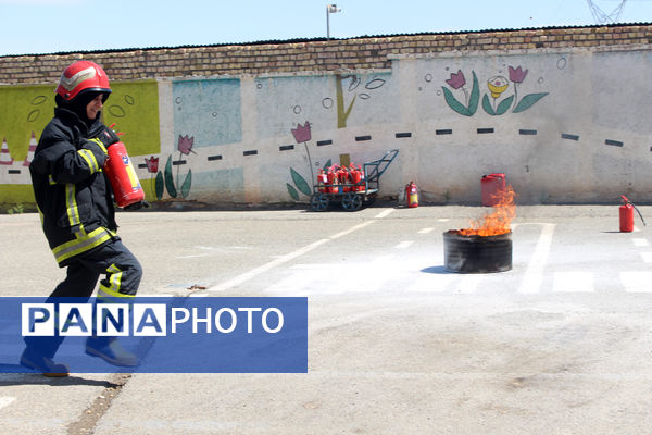 رقابت‌های اطفاء حریق مراقبین سلامت استان قم