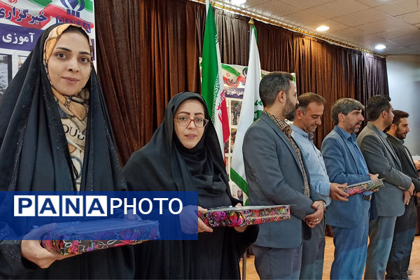 مراسم تجلیل وتقدیر از دانش‌آموز خبرنگاران پانا آباده توسط رئیس سازمان دانش‌آموزی استان فارس